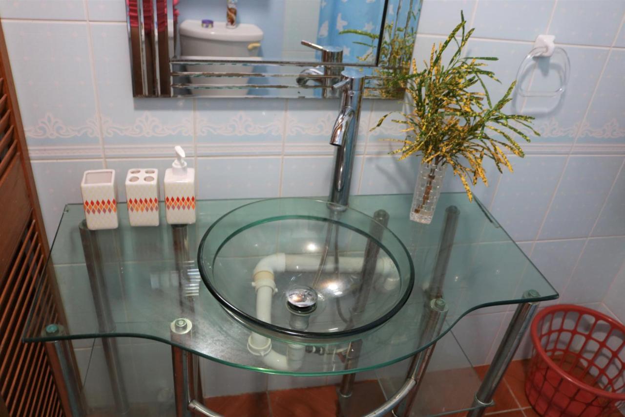 شقة Ocean Views And Hospitable Hosts كاسترايْزْ المظهر الخارجي الصورة
